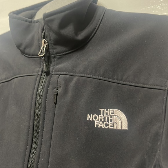EUC North Face Women’s Soft-shell jacket - Picture 2 of 12